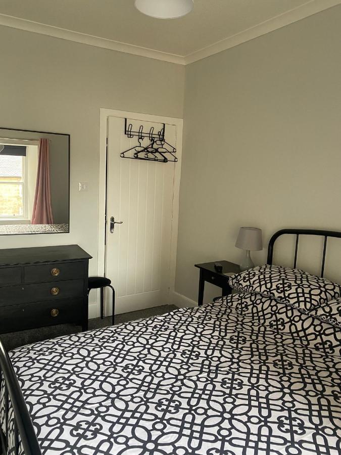 Central 3 Bed Flat, Forres Kültér fotó