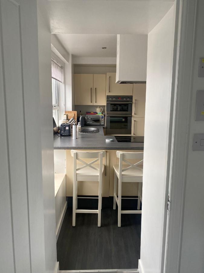 Central 3 Bed Flat, Forres Kültér fotó